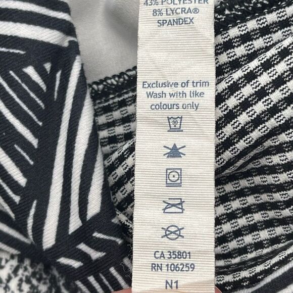 LULULEMON Leggings Size 6 Black White Striped Wunder Under Crop II Shady Palms - Picture 5 of 13